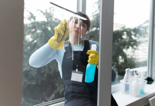Nettoyage de vitres intérieures et extérieures à Fossemagne